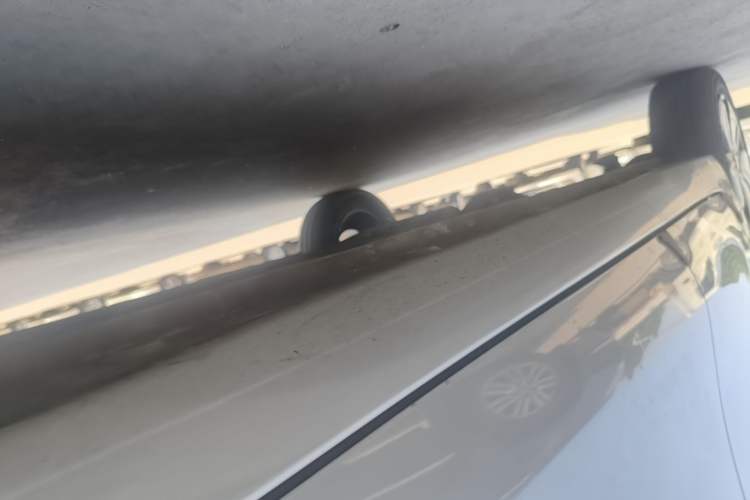 Used Wuling Hongguang MINIEV 2025 Four-Door Version Premium Edition Right Side Sill