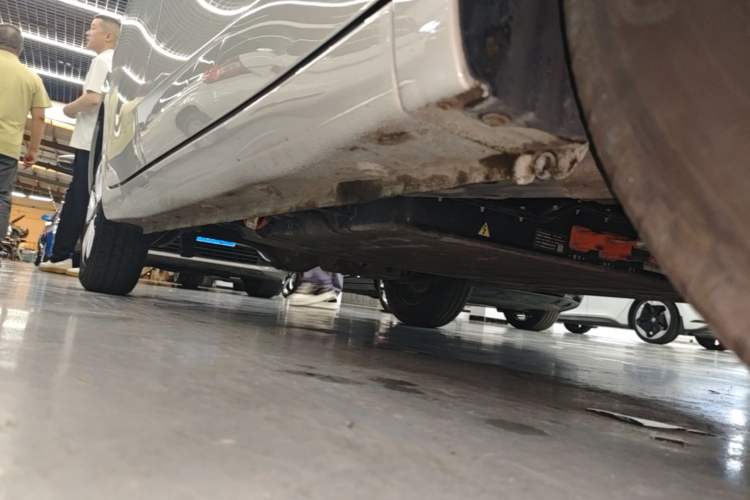 Used Wuling Hongguang MINIEV 2025 Four-Door Version Advanced Edition Right Side Sill