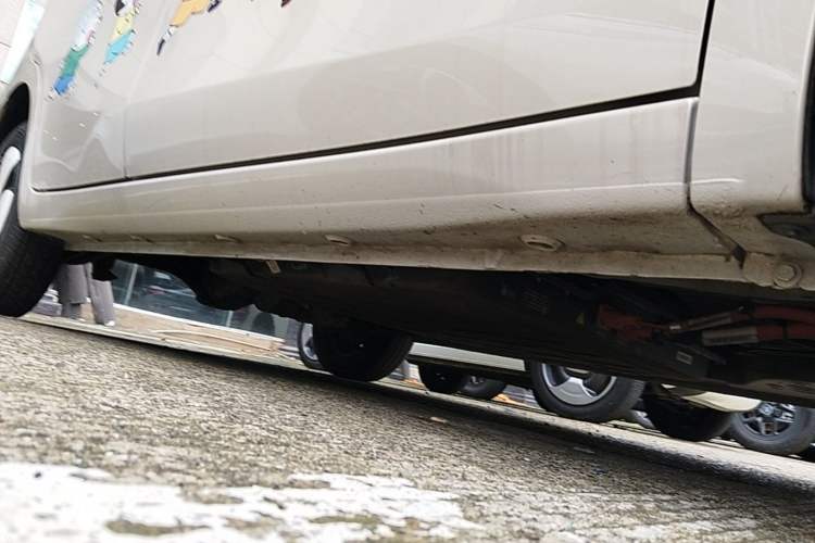 Used Wuling Hongguang MINIEV 2025 Four-Door Version Premium Edition Right Side Sill