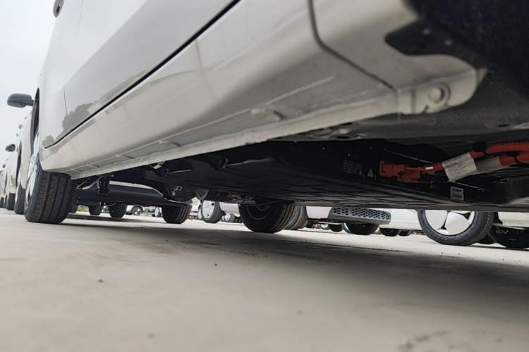 Used Wuling Hongguang MINIEV 2025 Four-Door Version Advanced Edition Right Side Sill