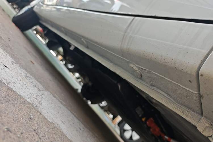 Used Wuling Hongguang MINIEV 2025 Four-Door Version Advanced Edition Right Side Sill