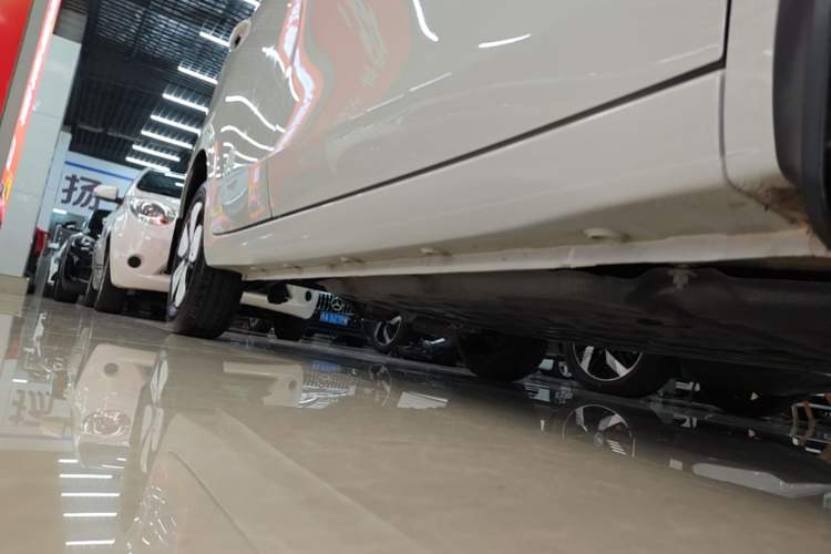 Used Wuling Hongguang MINIEV 2025 Four-Door Version Advanced Edition Right Side Sill