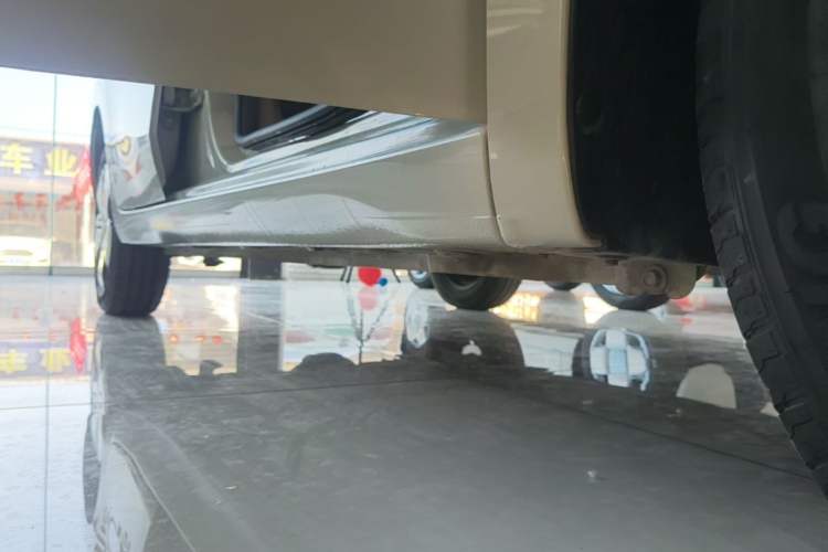 Used Wuling Hongguang MINIEV 2025 Four-Door Version Premium Edition Right Side Sill