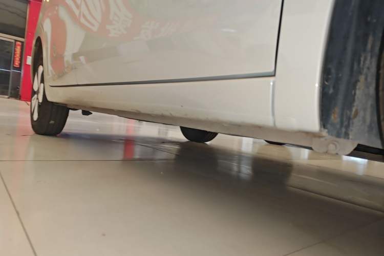 Used Wuling Hongguang MINIEV 2025 Four-Door Version Advanced Edition Right Side Sill
