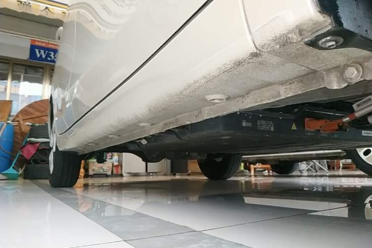 Used Wuling Hongguang MINIEV 2025 Four-Door Version Premium Edition Right Side Sill