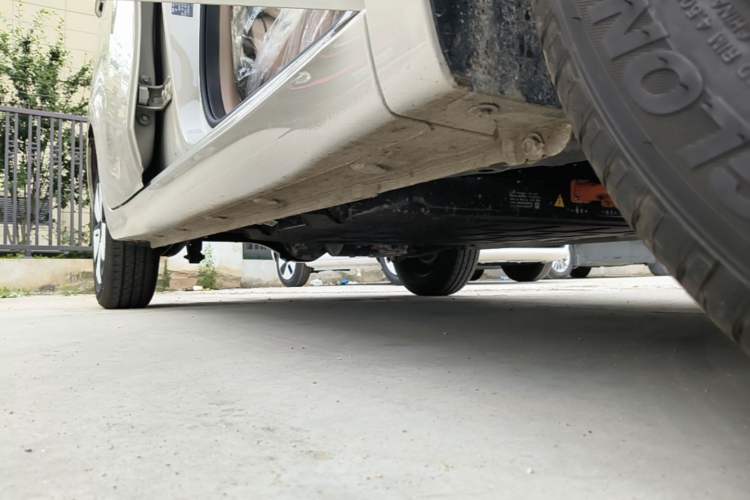 Used Wuling Hongguang MINIEV 2025 Four-Door Version Advanced Edition Right Side Sill