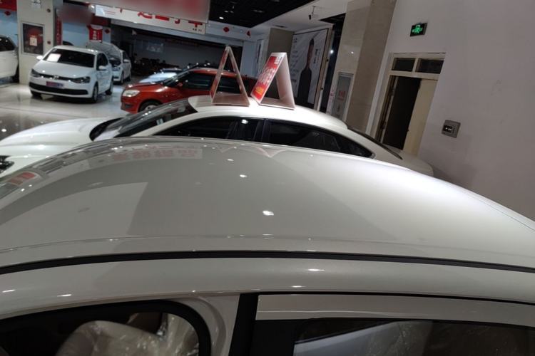 Used Wuling Hongguang MINIEV 2025 Four-Door Version Advanced Edition Roof