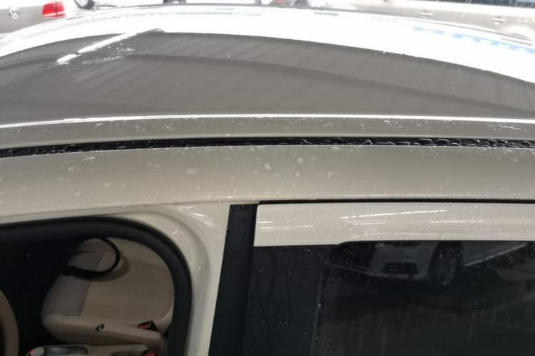 Used Wuling Hongguang MINIEV 2025 Four-Door Version Advanced Edition Roof