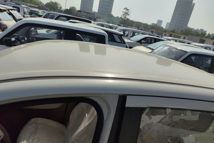 Used Wuling Hongguang MINIEV 2025 Four-Door Version Advanced Edition Roof