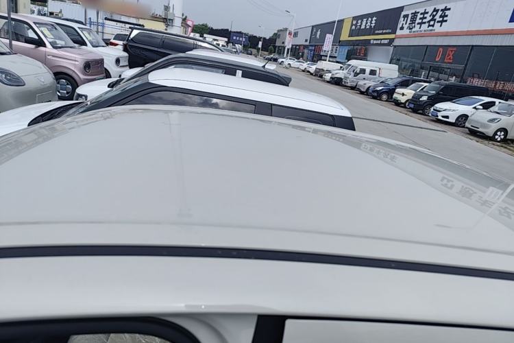 Used Wuling Hongguang MINIEV 2025 Four-Door Version Advanced Edition Roof
