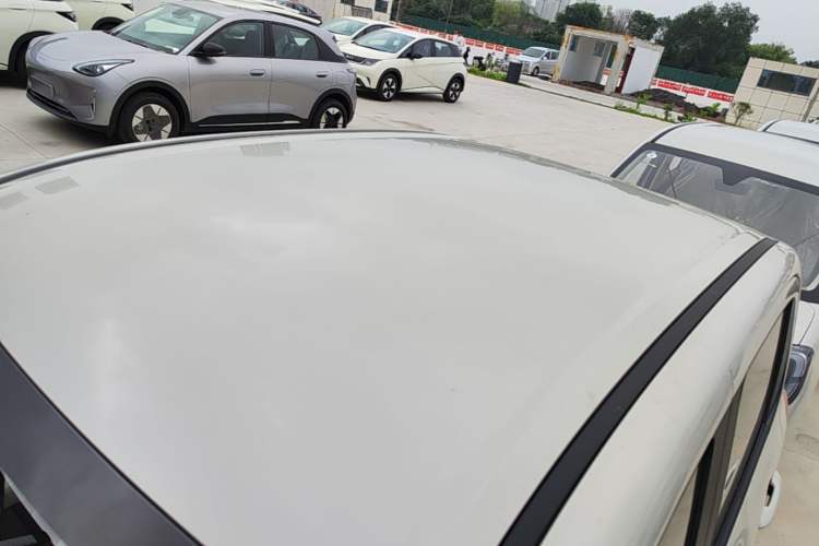Used Wuling Hongguang MINIEV 2025 Four-Door Version Advanced Edition Roof