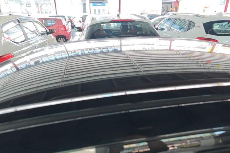 Used Wuling Hongguang MINIEV 2025 Four-Door Version Zhenxiang+ Edition Roof