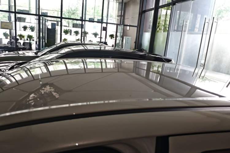 Used Wuling Hongguang MINIEV 2025 Four-Door Version Advanced Edition Roof