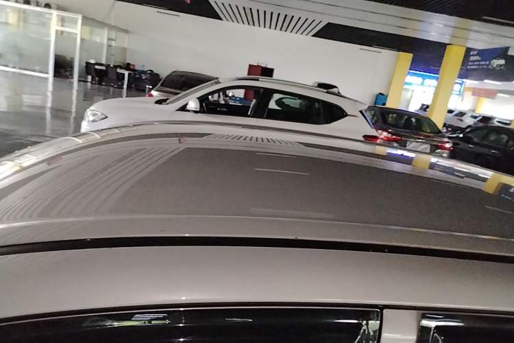 Used Wuling Hongguang MINIEV 2025 Four-Door Version Advanced Edition Roof