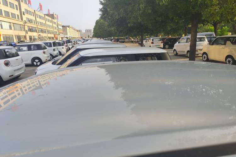 Used Wuling Hongguang MINIEV 2025 Four-Door Version Advanced Edition Roof