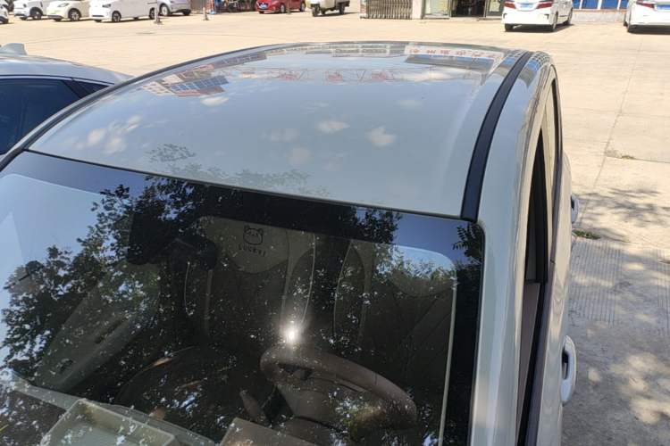 Used Wuling Hongguang MINIEV 2025 Four-Door Version Advanced Edition Roof