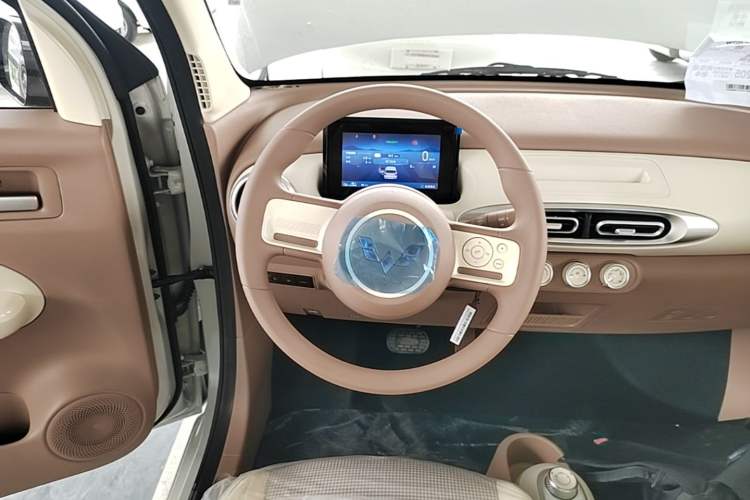 Used Wuling Hongguang MINIEV 2025 Four-Door Version Advanced Edition Steering Wheel