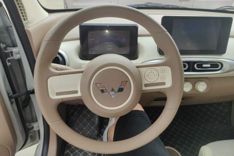 Used Wuling Hongguang MINIEV 2025 Four-Door Version Zhenxiang+ Edition Steering Wheel