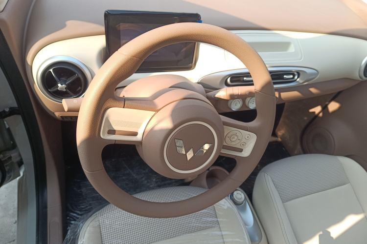 Used Wuling Hongguang MINIEV 2025 Four-Door Version Advanced Edition Steering Wheel