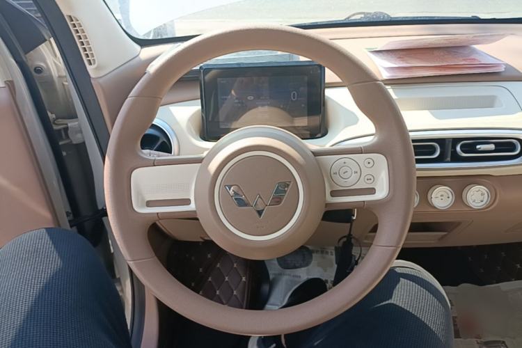Used Wuling Hongguang MINIEV 2025 Four-Door Version Advanced Edition Steering Wheel