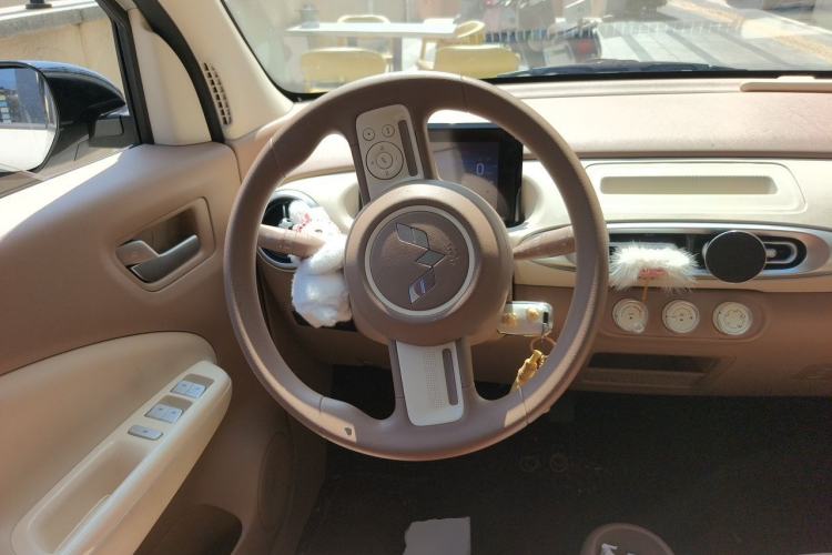 Used Wuling Hongguang MINIEV 2025 Four-Door Version Advanced Edition Steering Wheel