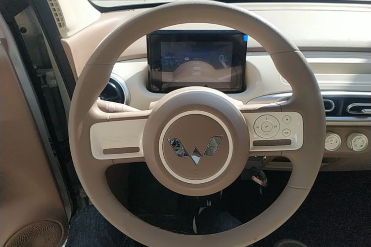Used Wuling Hongguang MINIEV 2025 Four-Door Version Advanced Edition Steering Wheel