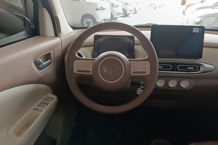 Used Wuling Hongguang MINIEV 2025 Four-Door Version Advanced Edition Steering Wheel