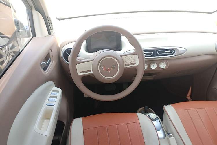 Used Wuling Hongguang MINIEV 2025 Four-Door Version Advanced Edition Steering Wheel