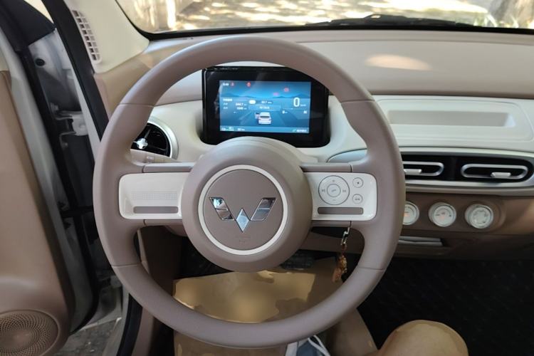 Used Wuling Hongguang MINIEV 2025 Four-Door Version Advanced Edition Steering Wheel