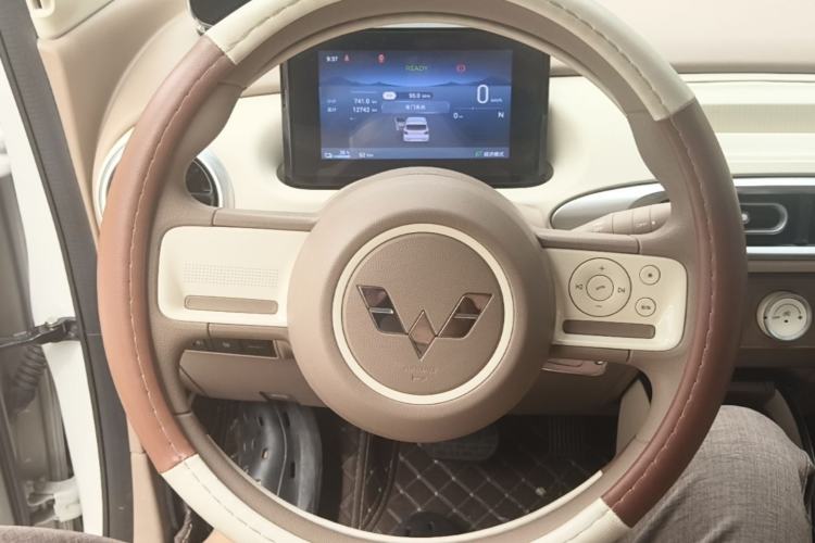 Used Wuling Hongguang MINIEV 2025 Four-Door Version Advanced Edition Steering Wheel