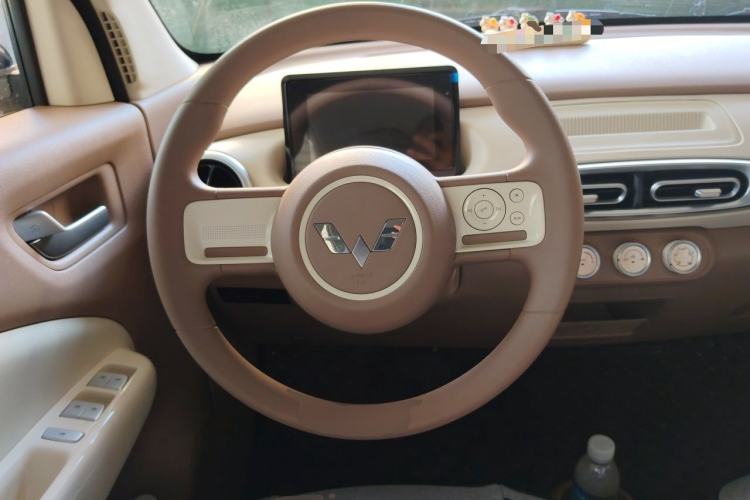 Used Wuling Hongguang MINIEV 2025 Four-Door Version Advanced Edition Steering Wheel