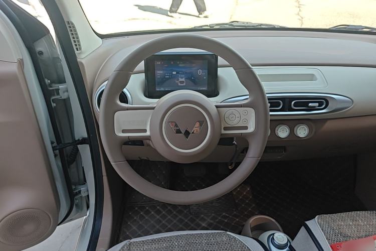 Used Wuling Hongguang MINIEV 2025 Four-Door Version Advanced Edition Steering Wheel