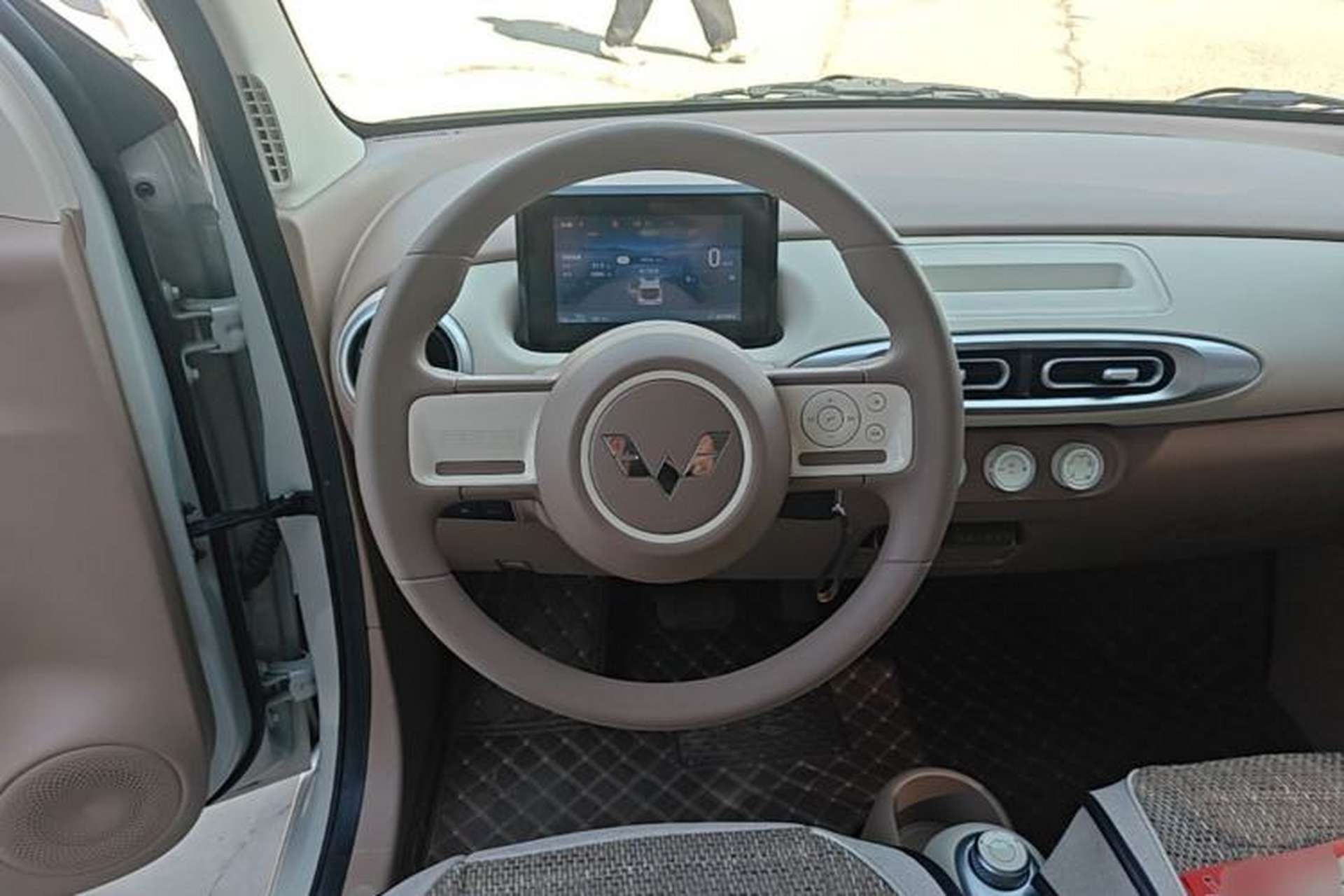 Used Wuling Hongguang MINIEV 2025 Four-Door Version Advanced Edition Steering Wheel