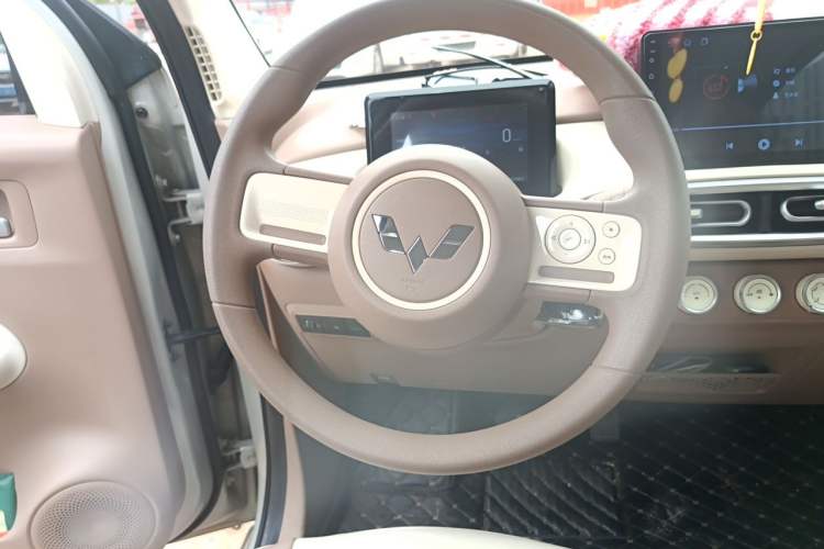 Used Wuling Hongguang MINIEV 2025 Four-Door Version Advanced Edition Steering Wheel