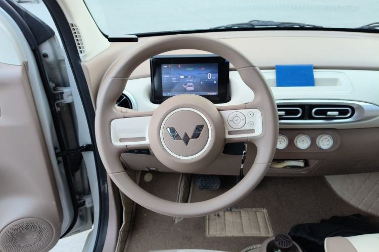 Used Wuling Hongguang MINIEV 2025 Four-Door Version Advanced Edition Steering Wheel
