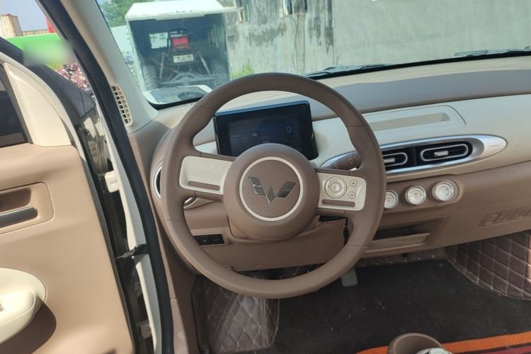Used Wuling Hongguang MINIEV 2025 Four-Door Version Advanced Edition Steering Wheel