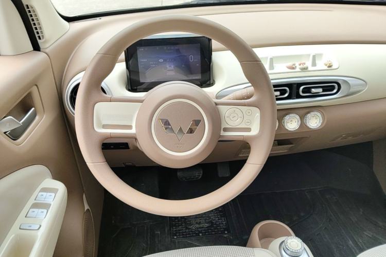 Used Wuling Hongguang MINIEV 2025 Four-Door Version Advanced Edition Steering Wheel