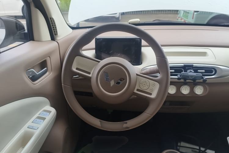 Used Wuling Hongguang MINIEV 2025 Four-Door Version Advanced Edition Steering Wheel