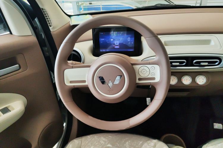 Used Wuling Hongguang MINIEV 2025 Four-Door Version Advanced Edition Steering Wheel