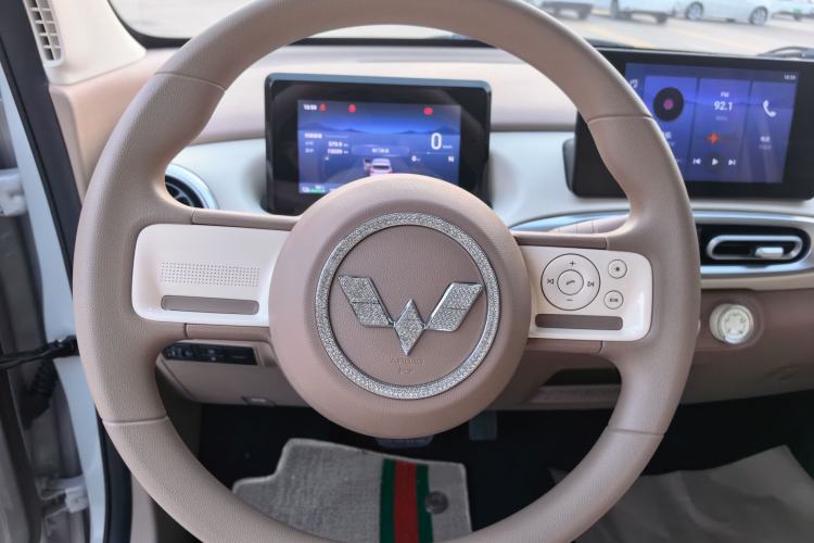Used Wuling Hongguang MINIEV 2025 Four-Door Version Premium Edition Steering Wheel
