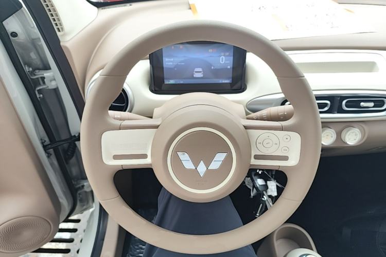 Used Wuling Hongguang MINIEV 2025 Four-Door Version Advanced Edition Steering Wheel