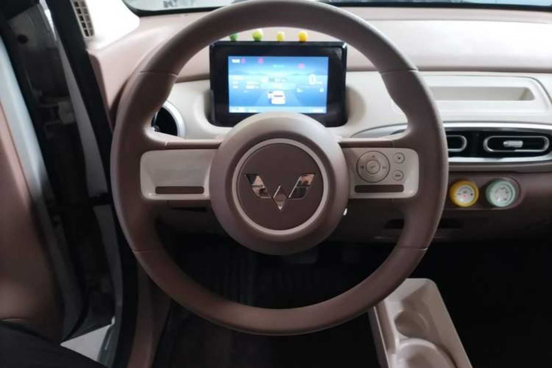 Used Wuling Hongguang MINIEV 2025 Four-Door Version Advanced Edition Steering Wheel