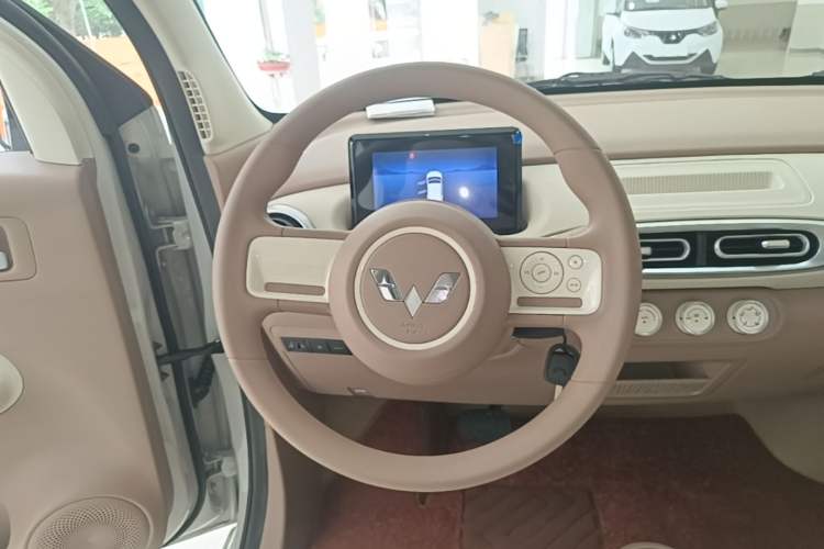 Used Wuling Hongguang MINIEV 2025 Four-Door Version Advanced Edition Steering Wheel