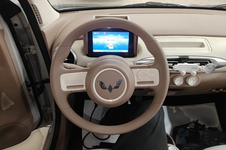 Used Wuling Hongguang MINIEV 2025 Four-Door Version Advanced Edition Steering Wheel