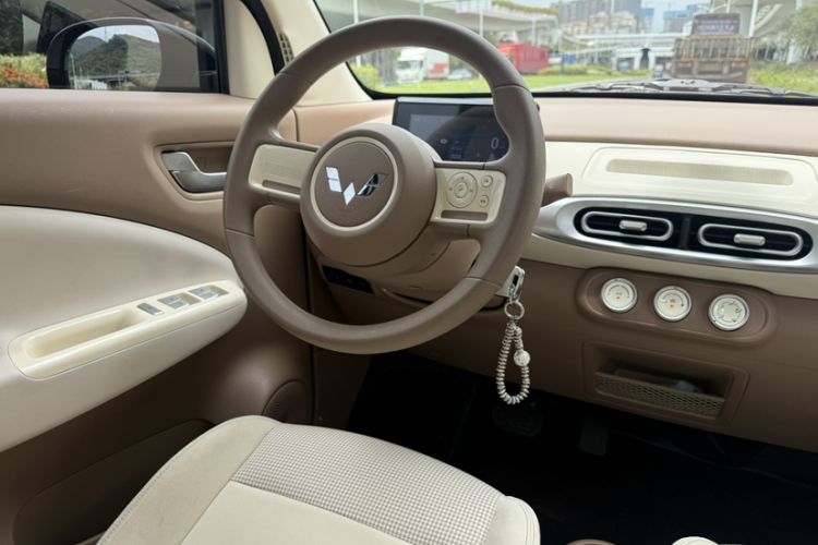 Used Wuling Hongguang MINIEV 2025 Four-Door Version Advanced Edition Steering Wheel