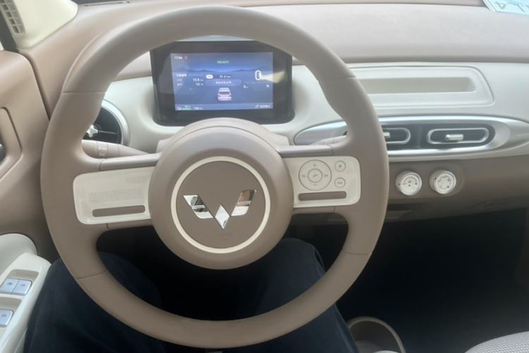 Used Wuling Hongguang MINIEV 2025 Four-Door Version Advanced Edition Steering Wheel