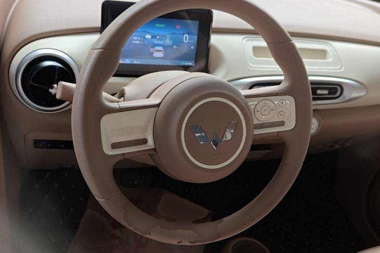 Used Wuling Hongguang MINIEV 2025 Four-Door Version Advanced Edition Steering Wheel