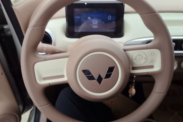Used Wuling Hongguang MINIEV 2025 Four-Door Version Advanced Edition Steering Wheel