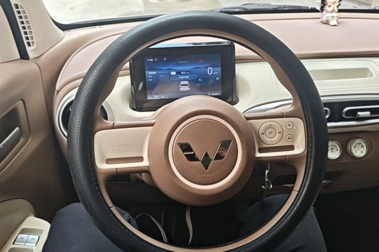 Used Wuling Hongguang MINIEV 2025 Four-Door Version Advanced Edition Steering Wheel