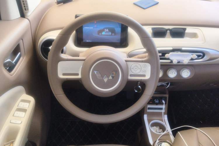 Used Wuling Hongguang MINIEV 2025 Four-Door Version Advanced Edition Steering Wheel